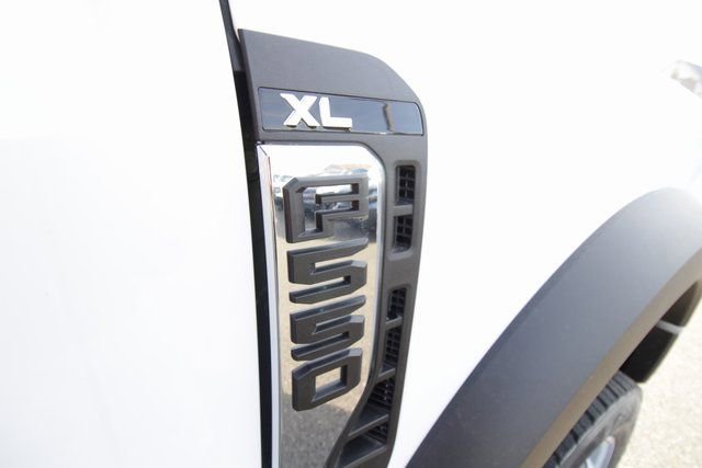 New 2024 Ford F550 4x4 Regular Cab Super Duty image 9