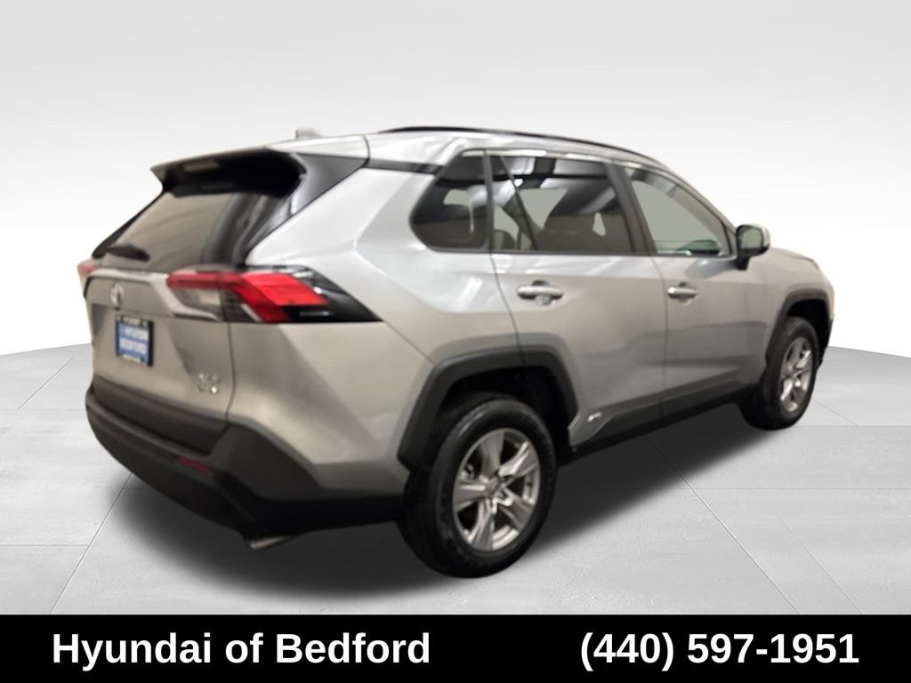 Used 2025 Toyota RAV4 XLE AWD/4WD image 5
