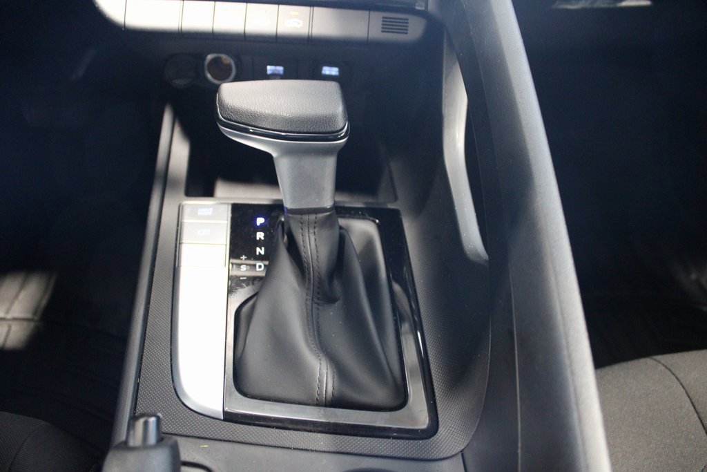 Used 2023 Hyundai Elantra SEL image 31