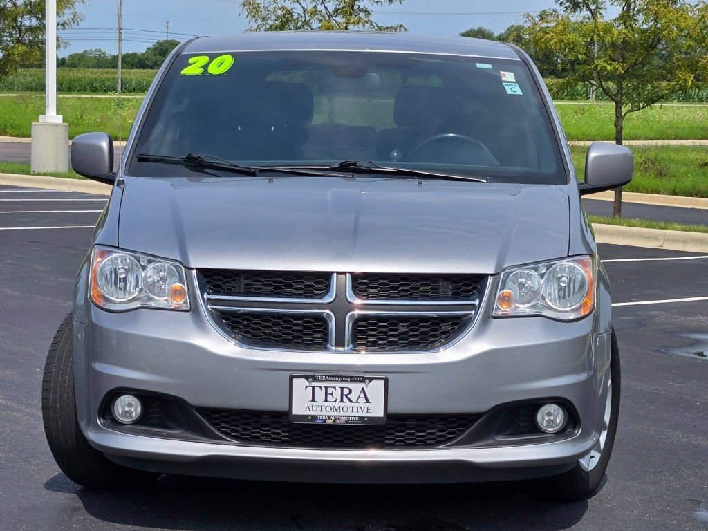 Used 2020 Dodge Grand Caravan SE FWD image 2