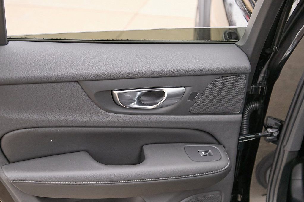 New 2026 Volvo V60 B5 Cross Country Plus w/ Climate Package image 19