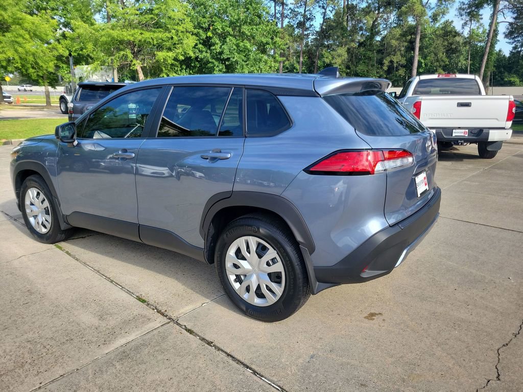 Used 2025 Toyota Corolla Cross L FWD image 3