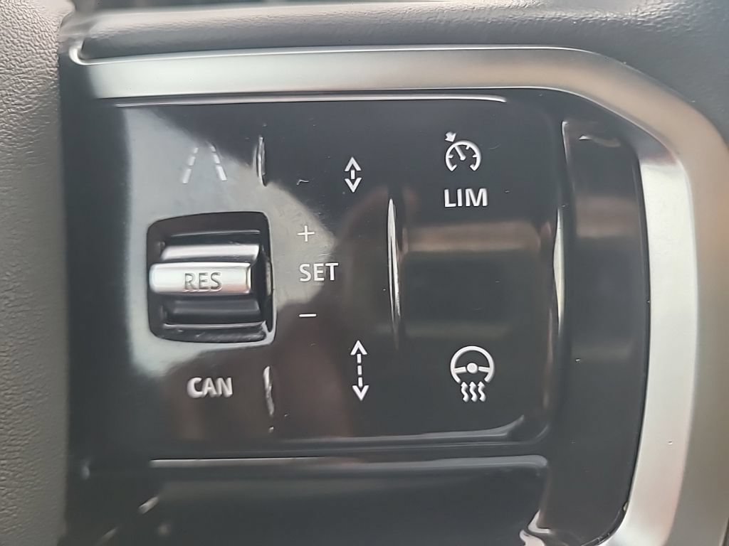 Used 2023 Land Rover Range Rover Evoque R-Dynamic S AWD/4WD image 18
