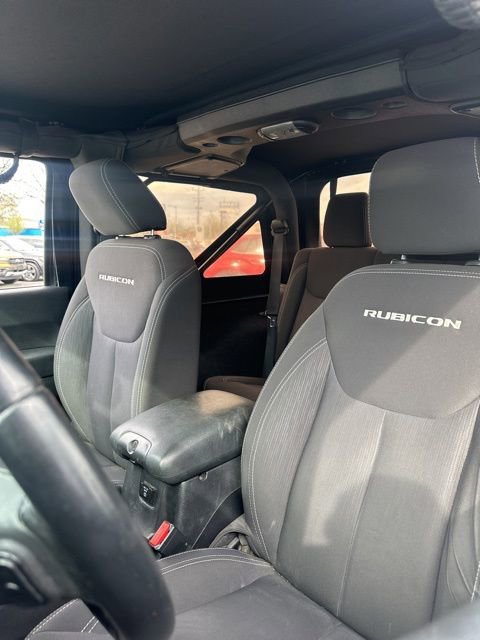 Used 2016 Jeep Wrangler Rubicon w/ Power Convenience Group image 18