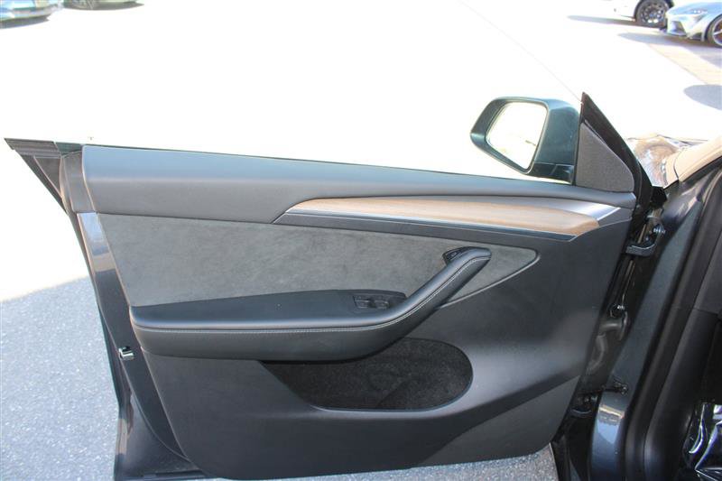 Used 2023 Tesla Model Y Performance AWD/4WD image 11