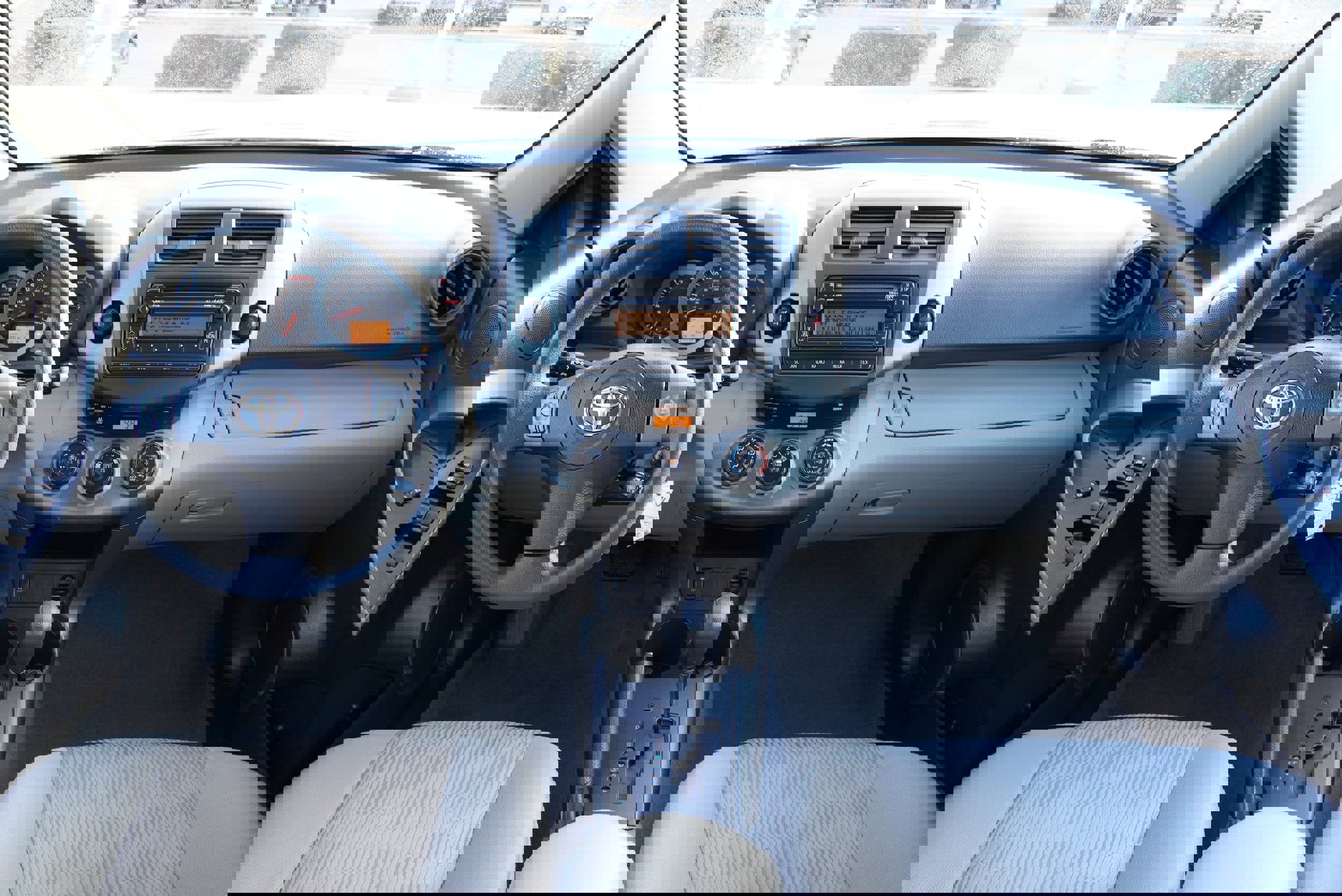 Used 2012 Toyota RAV4 4WD image 27