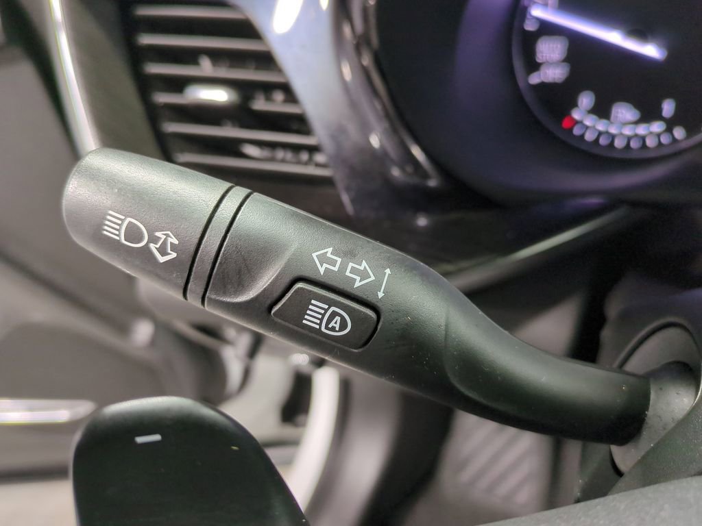 Used 2022 Buick Envision Essence w/ Technology Package I image 33