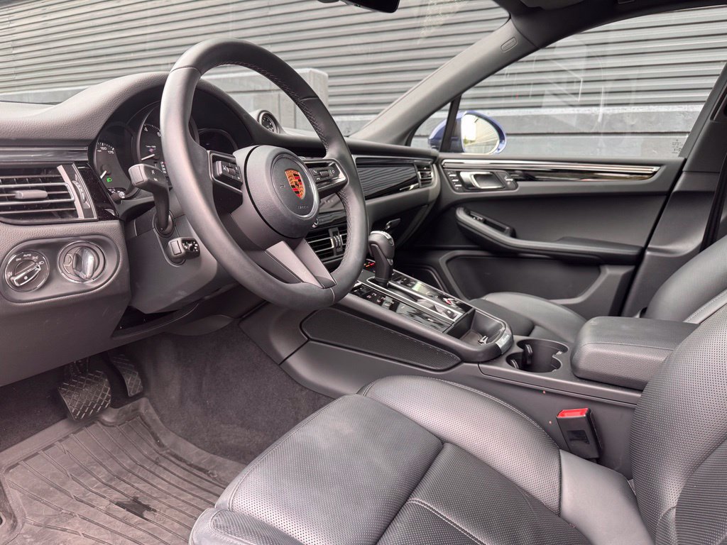 Certified 2026 Porsche Macan AWD/4WD image 13
