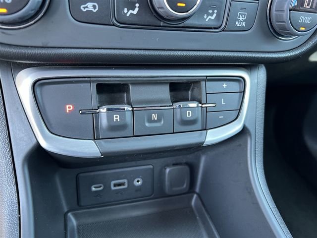 Used 2023 GMC Terrain SLE w/ Driver Convenience Package image 23