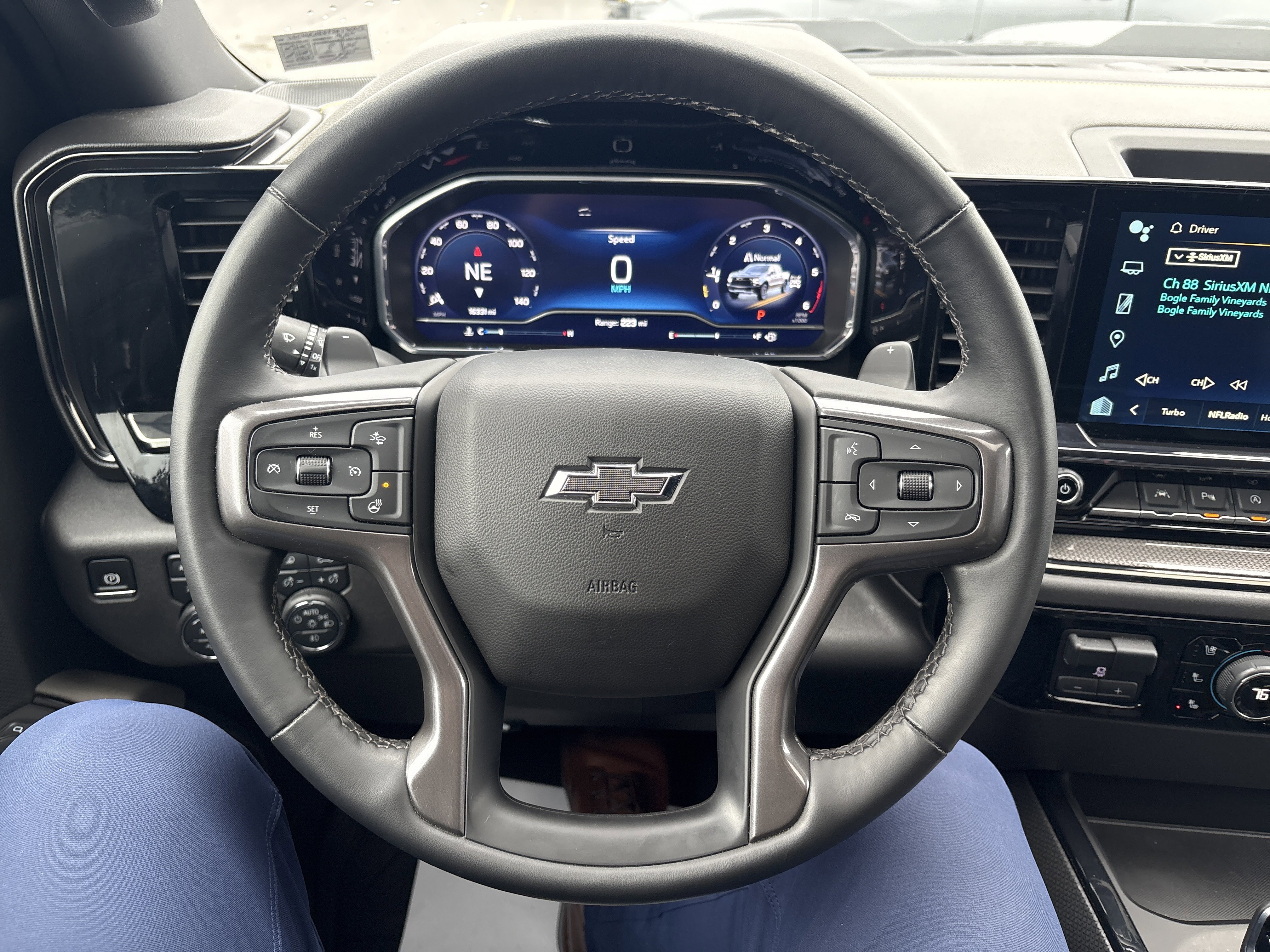 Used 2025 Chevrolet Silverado 1500 ZR2 w/ Technology Package image 17