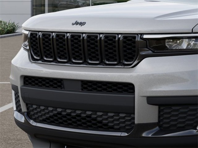 New 2025 Jeep Grand Cherokee L Altitude image 11