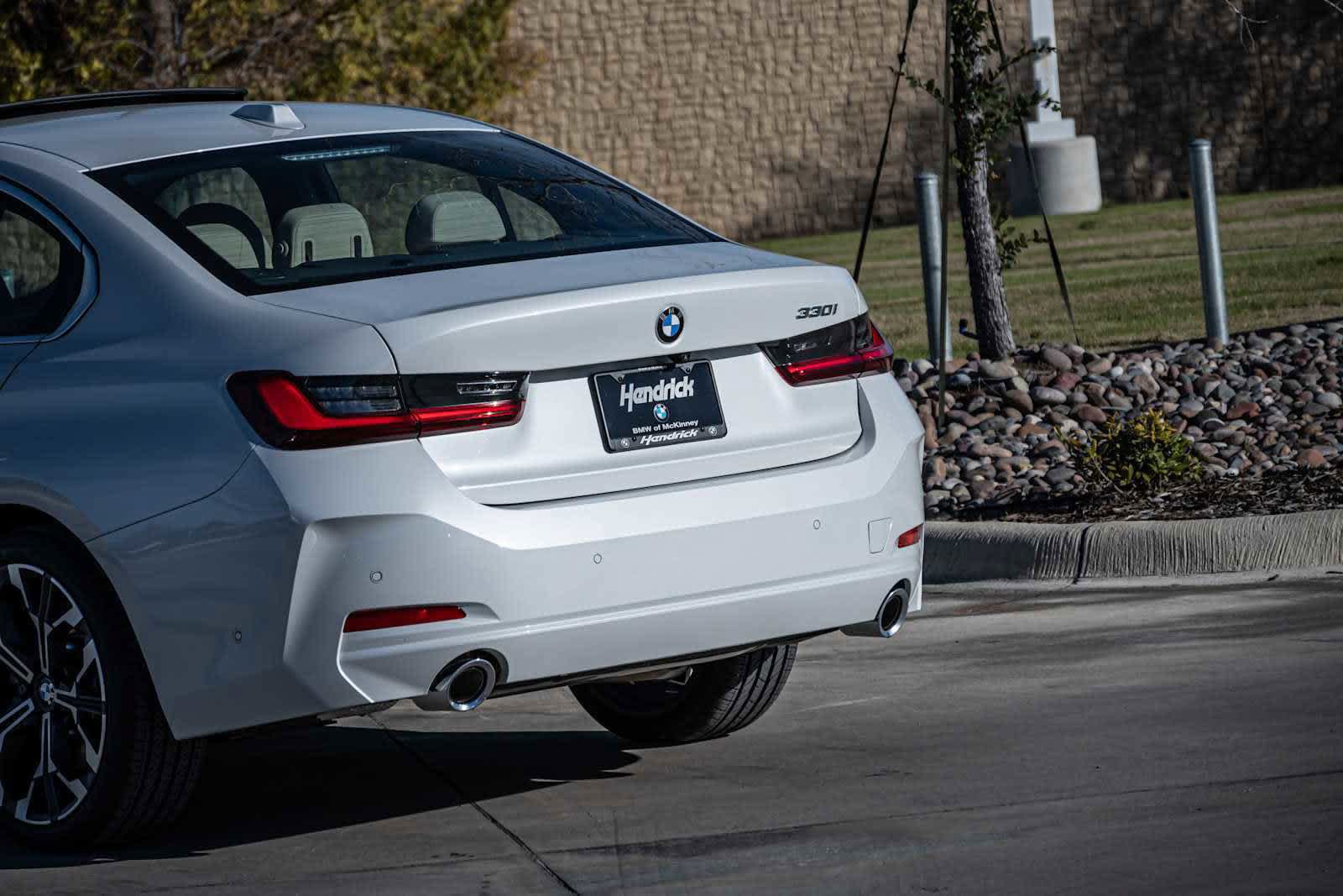 Used 2026 BMW 330i Sedan w/ Premium Package RWD image 5