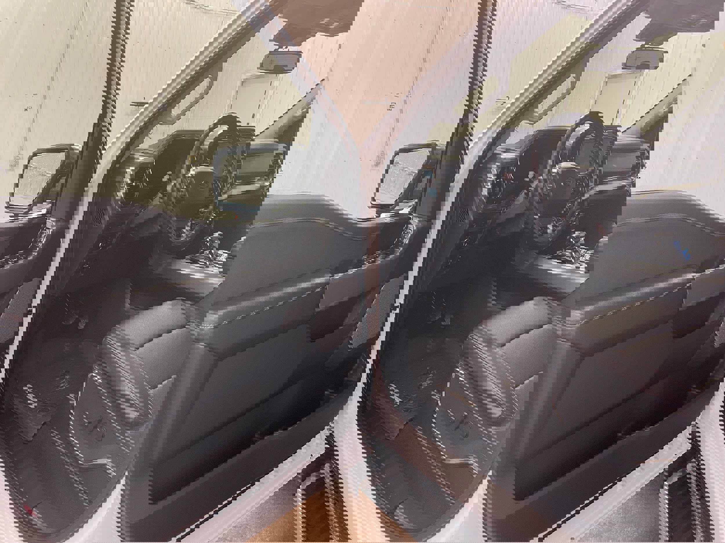 Used 2022 Ford F150 Lariat image 9