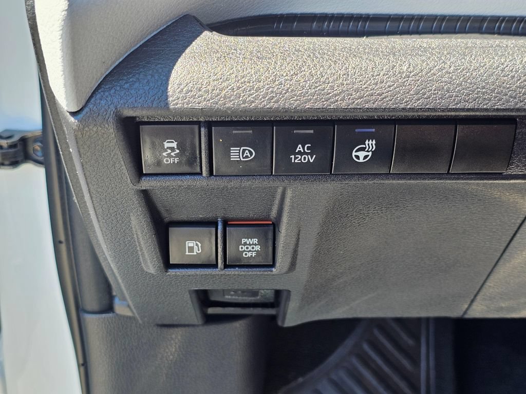 Used 2025 Toyota Sienna XSE AWD/4WD image 33