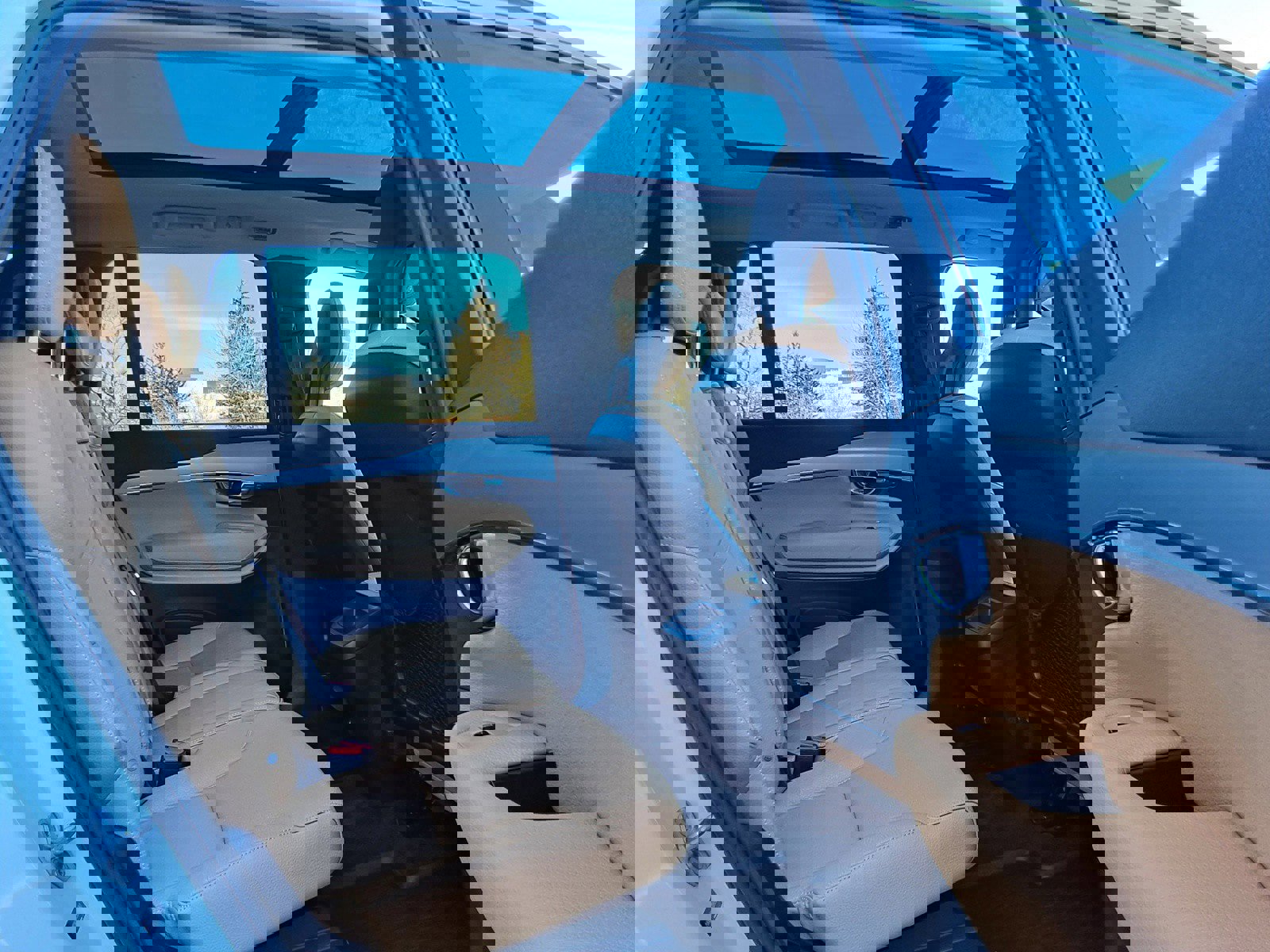 Used 2016 Volvo XC90 T5 Momentum image 17