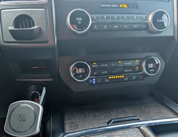 Used 2019 Ford Expedition Max Limited RWD image 16