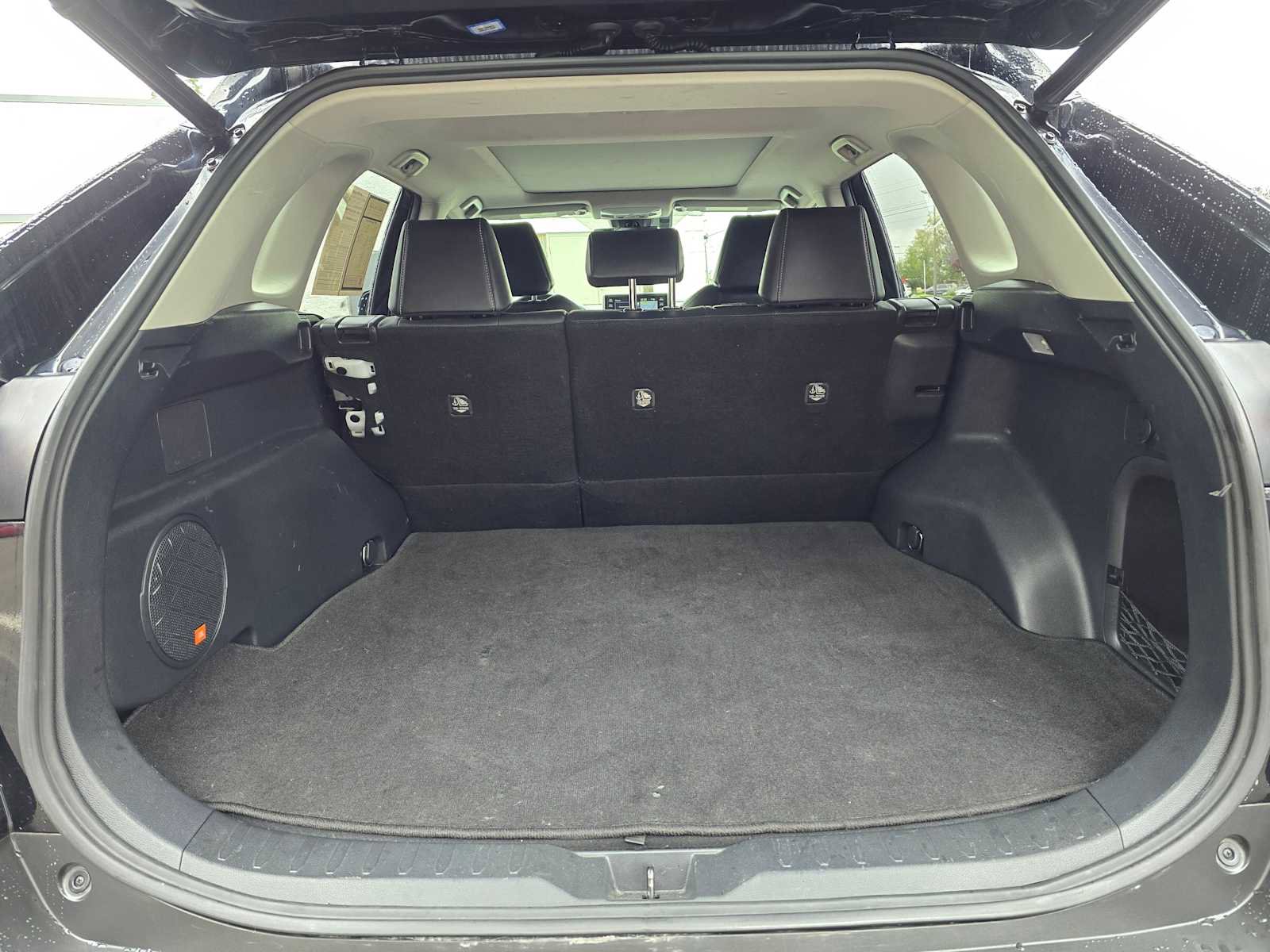 Used 2020 Toyota RAV4 Limited image 17