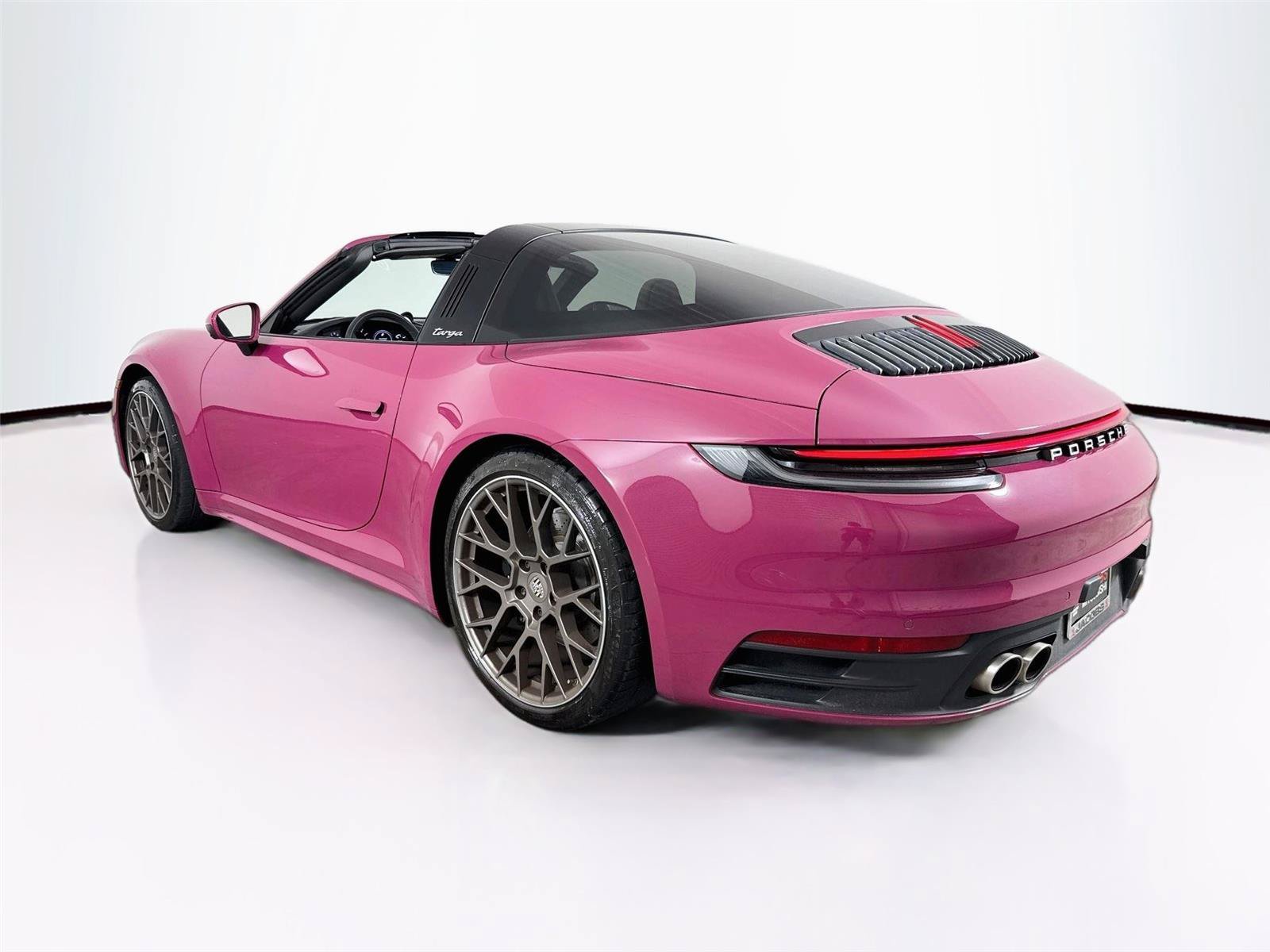 Used 2023 Porsche 911 Targa 4S w/ Premium Package AWD/4WD image 8