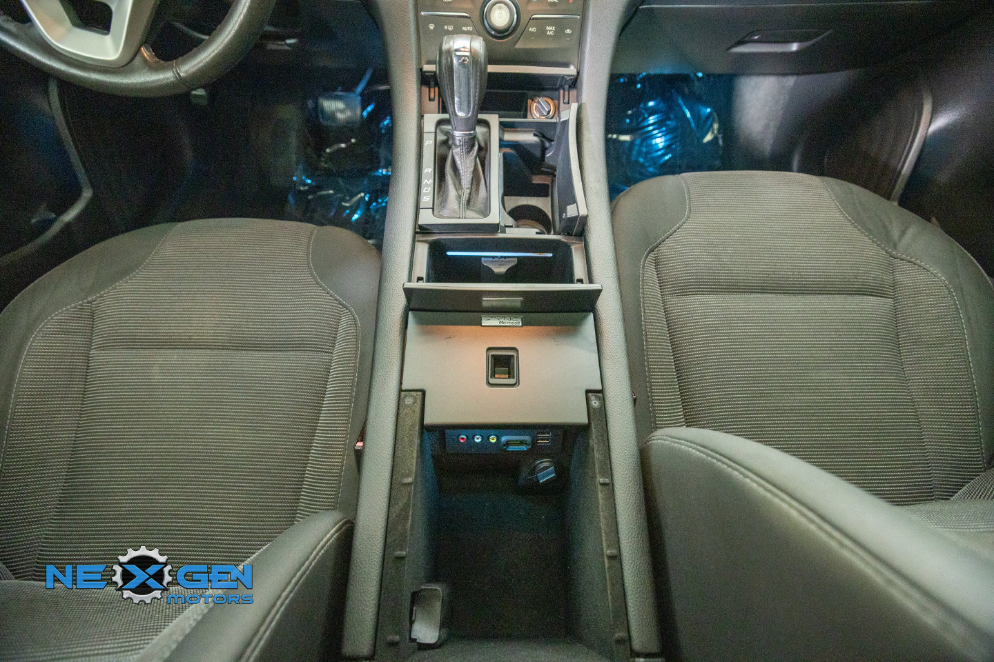 Used 2013 Ford Taurus SEL FWD image 31