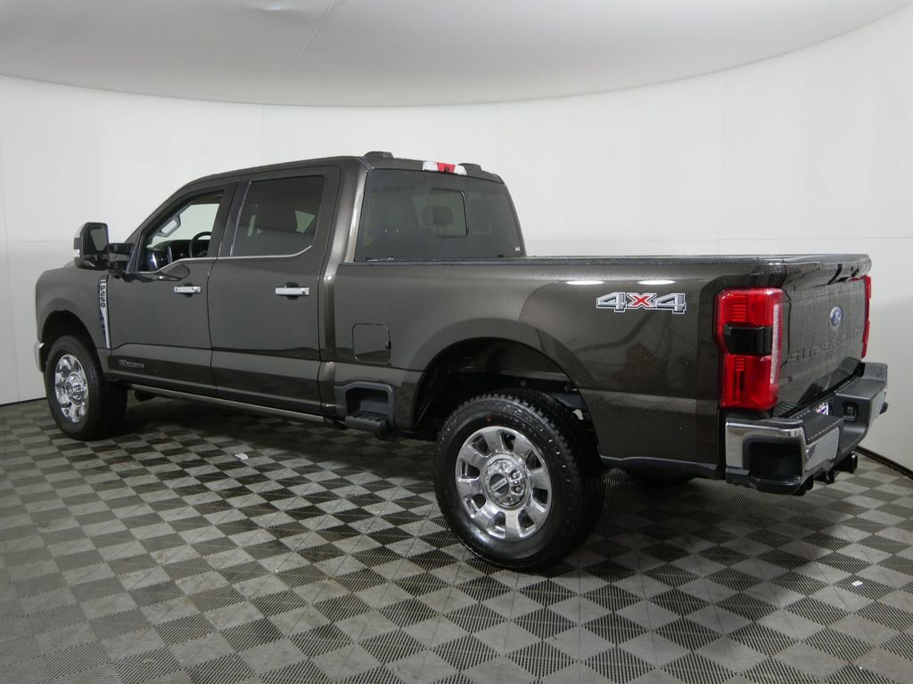 Used 2025 Ford F250 Lariat w/ Chrome Package image 5