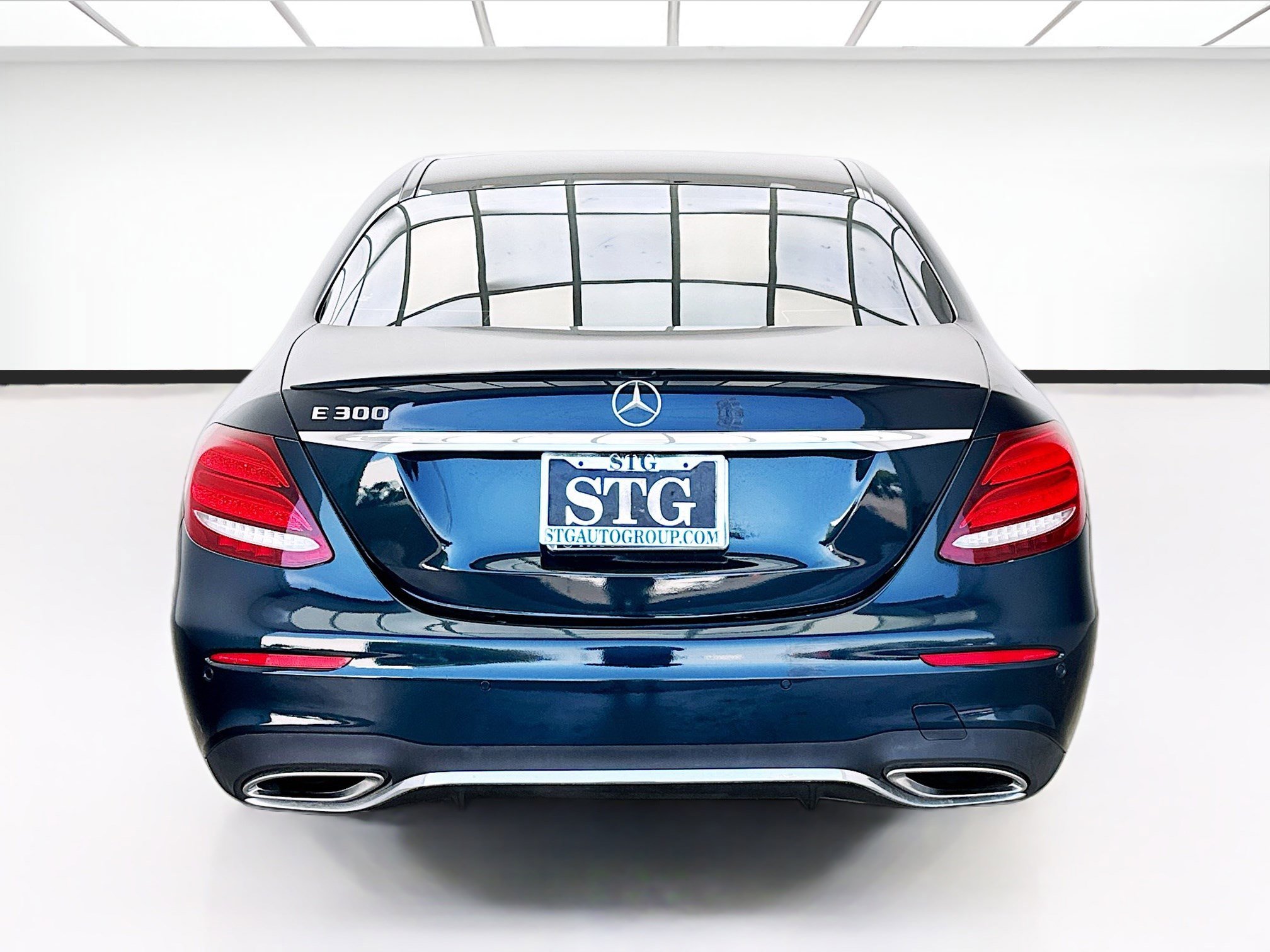 Used 2017 Mercedes-Benz E 300 image 5