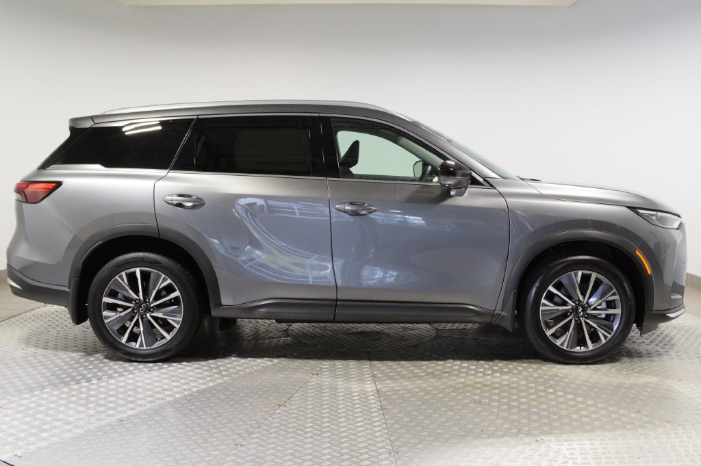 Certified 2027 INFINITI QX60 Luxe w/ Cargo Package AWD/4WD image 9