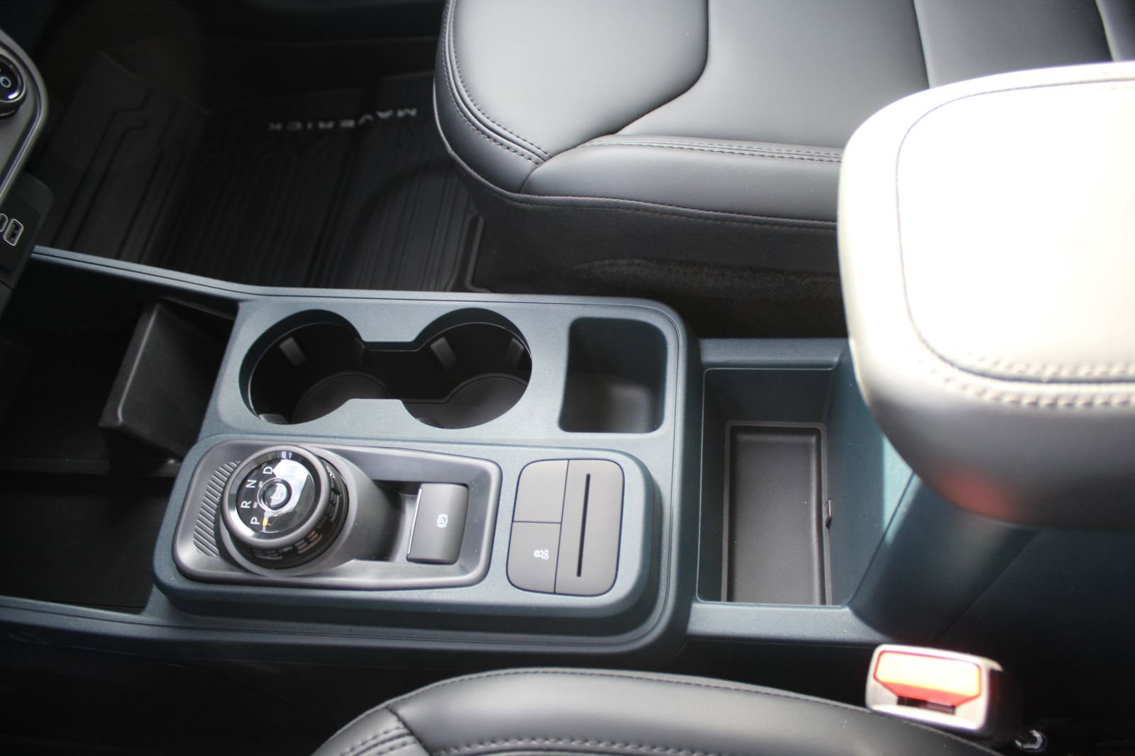 New 2026 Ford Maverick Lariat w/ Black Appearance Package image 31