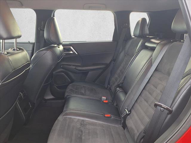 Used 2022 Mitsubishi Outlander SE image 15