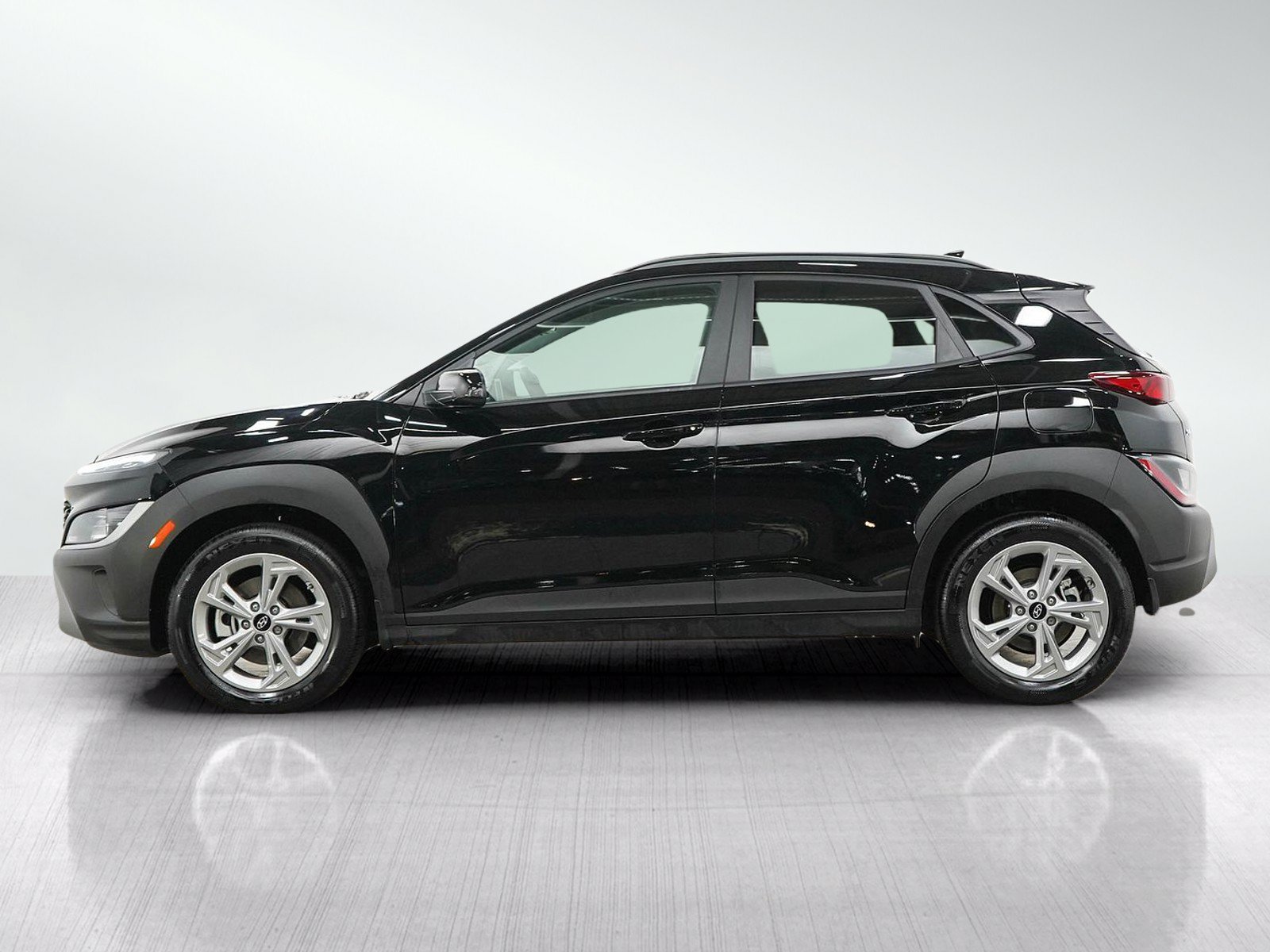 Used 2023 Hyundai Kona SEL w/ Cargo Package AWD/4WD image 2