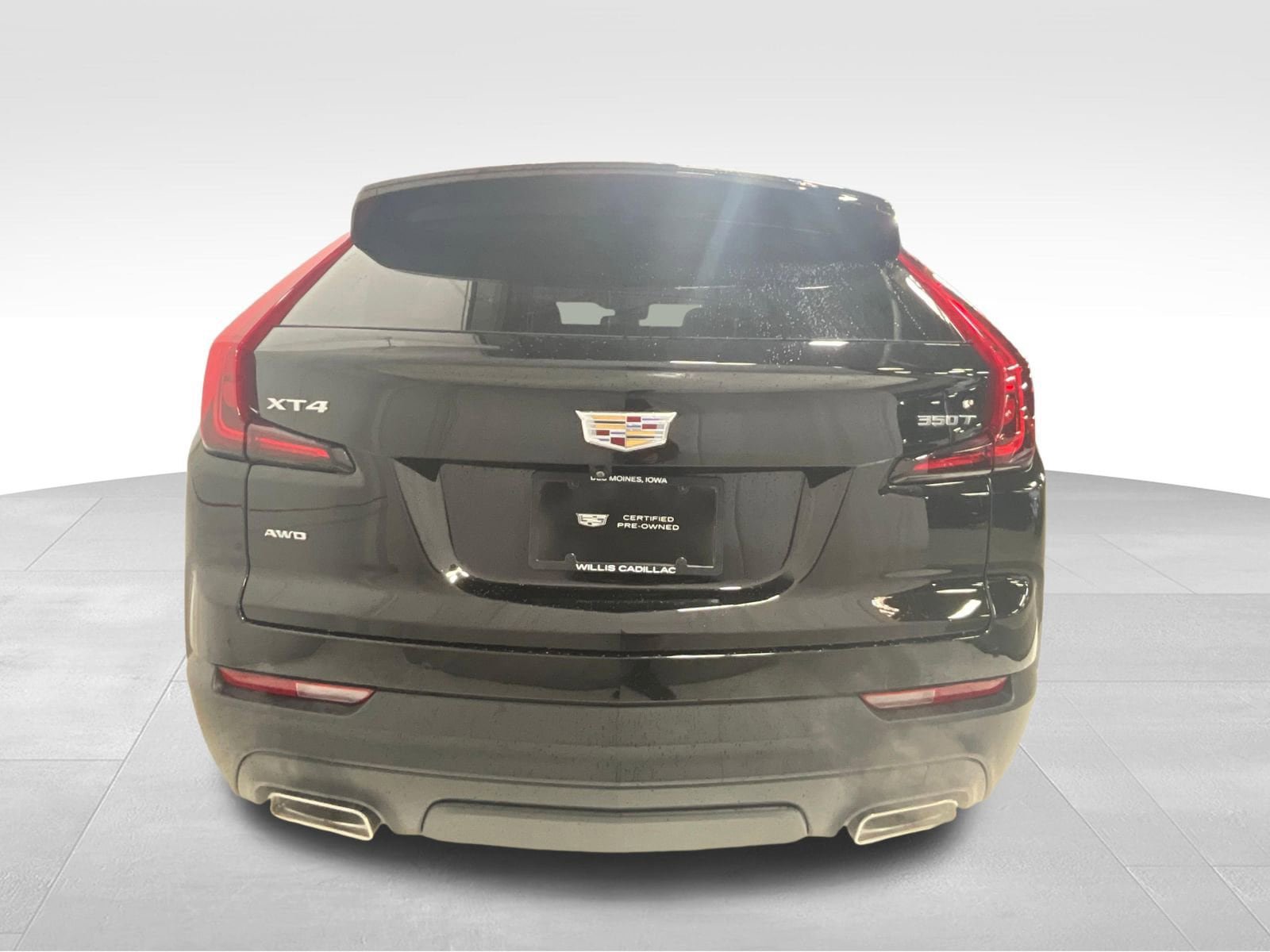 Used 2023 Cadillac XT4 Luxury w/ Cold Weather Package AWD/4WD image 4