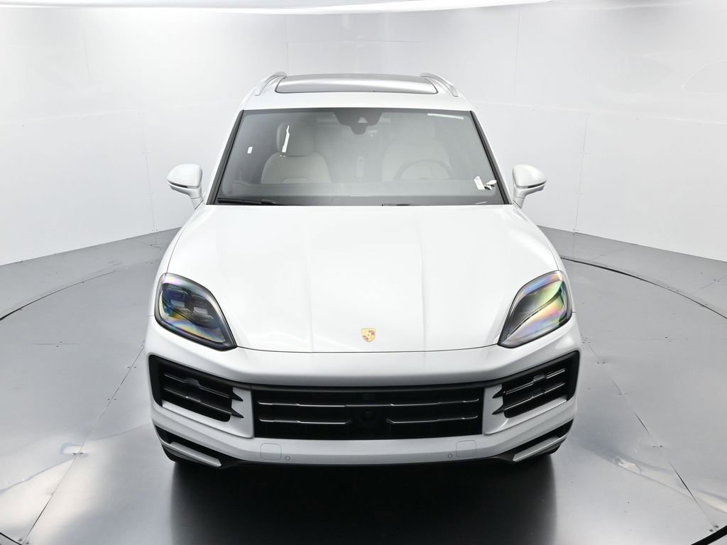 Certified 2025 Porsche Cayenne AWD/4WD image 41