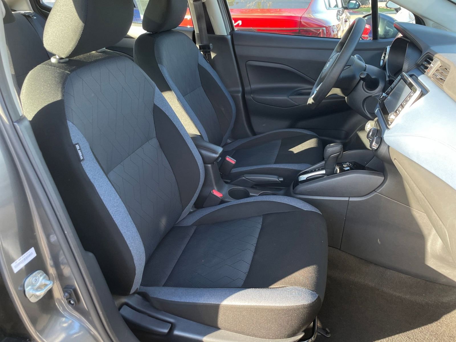 Used 2025 Nissan Versa SV image 34