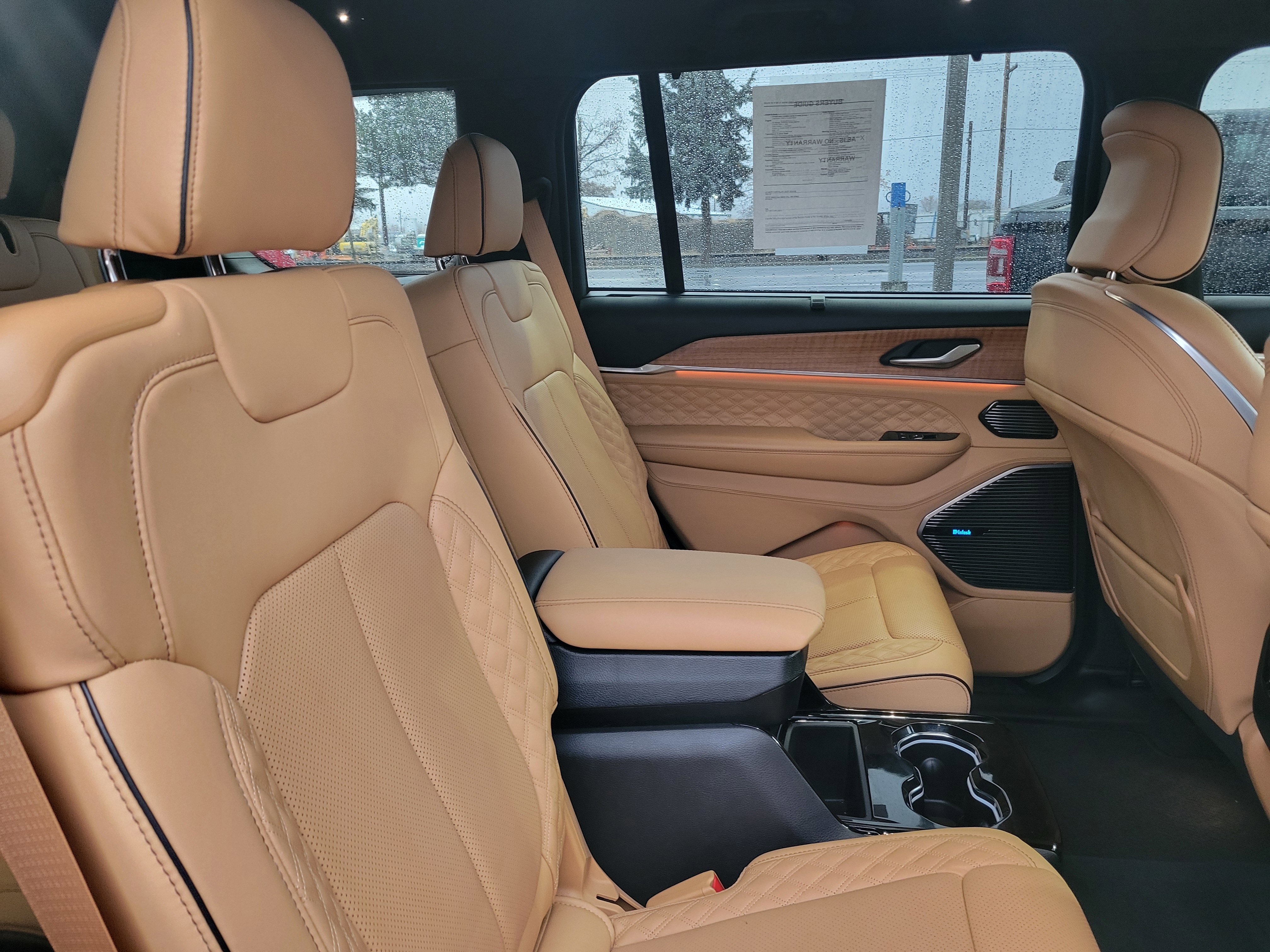 Used 2024 Jeep Grand Cherokee L Summit image 17