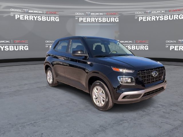 Used 2026 Hyundai Venue SE FWD image 2