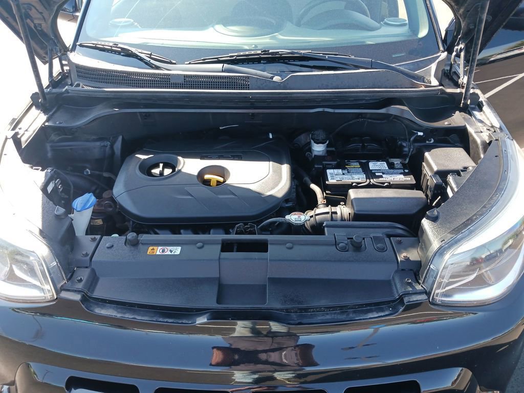 Used 2016 Kia Soul + image 20