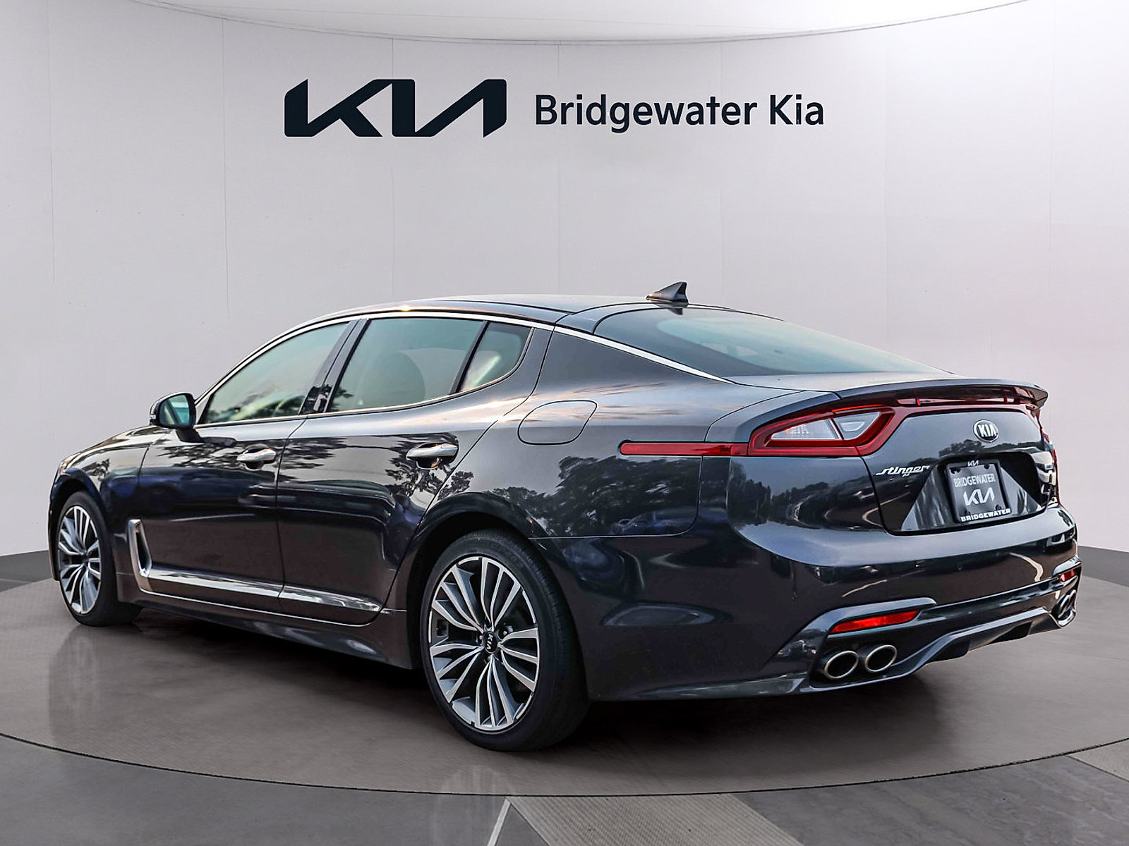 Used 2019 Kia Stinger AWD/4WD image 4