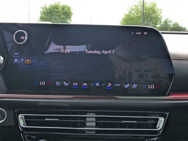 Used 2024 Chevrolet Traverse RS image 23