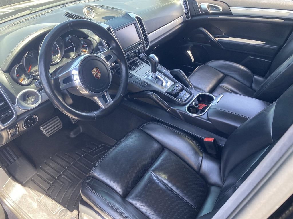 Used 2012 Porsche Cayenne Turbo AWD/4WD image 16