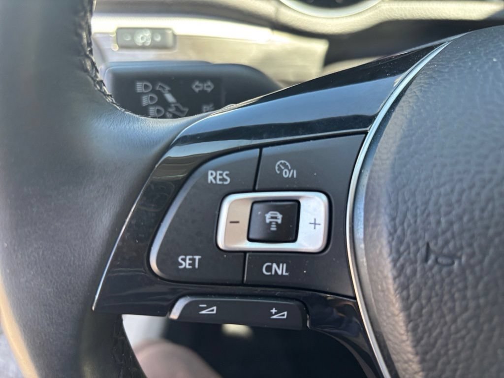Used 2018 Volkswagen Passat 2.0T SE FWD image 21