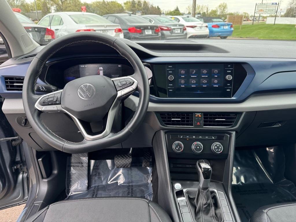 Used 2022 Volkswagen Taos SE image 32