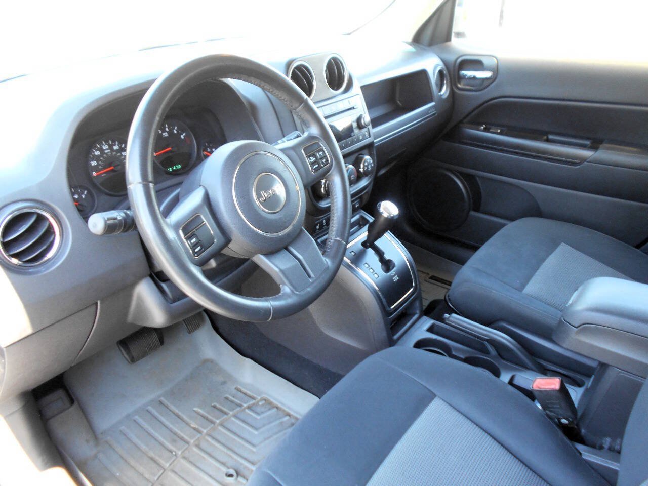 Used 2011 Jeep Patriot Latitude AWD/4WD image 10