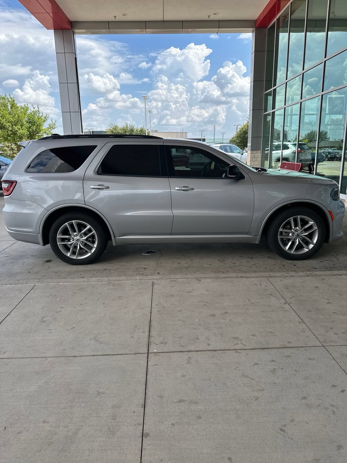 Used 2024 Dodge Durango GT RWD image 17