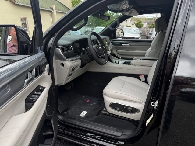 New 2026 Jeep Grand Wagoneer L 4WD w/ Premium Group I image 5
