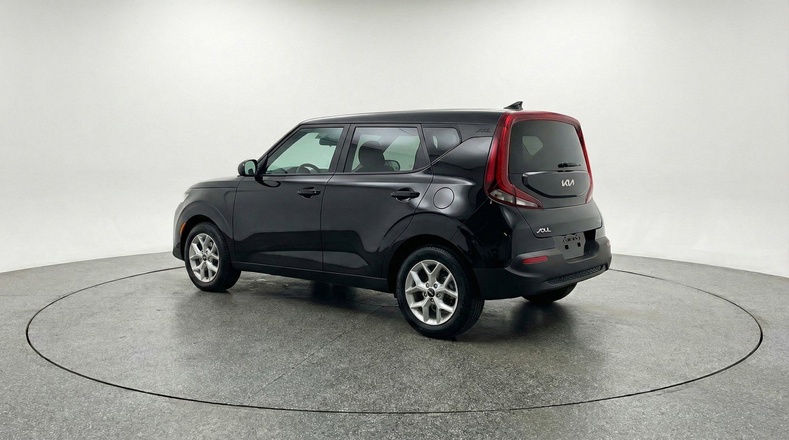 Used 2025 Kia Soul LX w/ LX Technology Package FWD image 6
