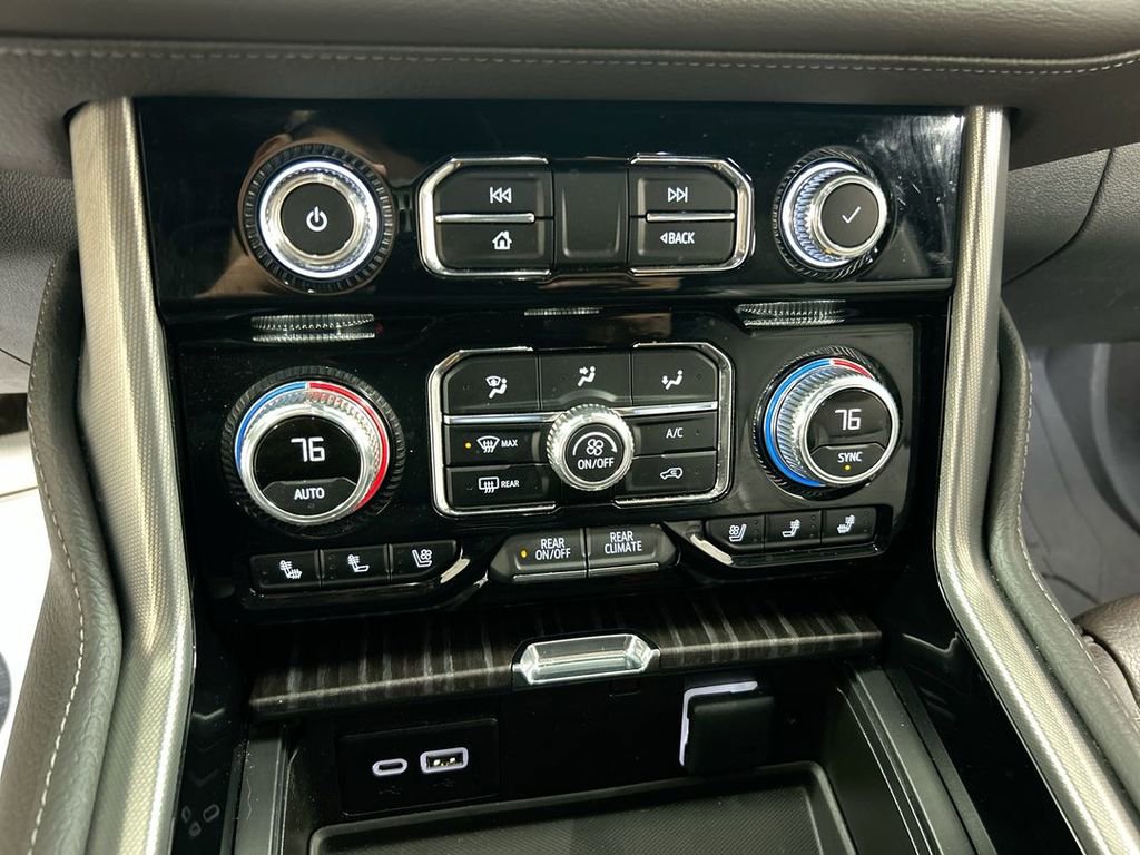 Used 2023 GMC Yukon Denali image 17