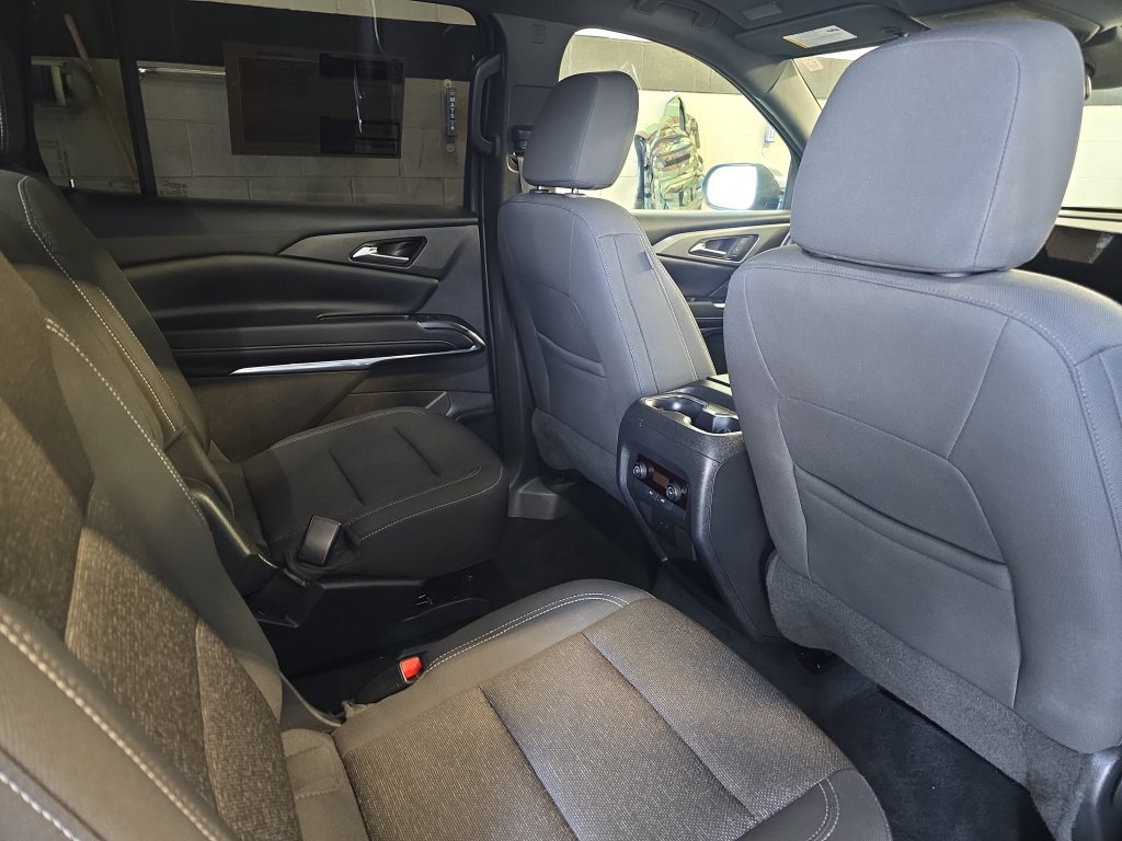Used 2024 Chevrolet Traverse LT FWD image 11
