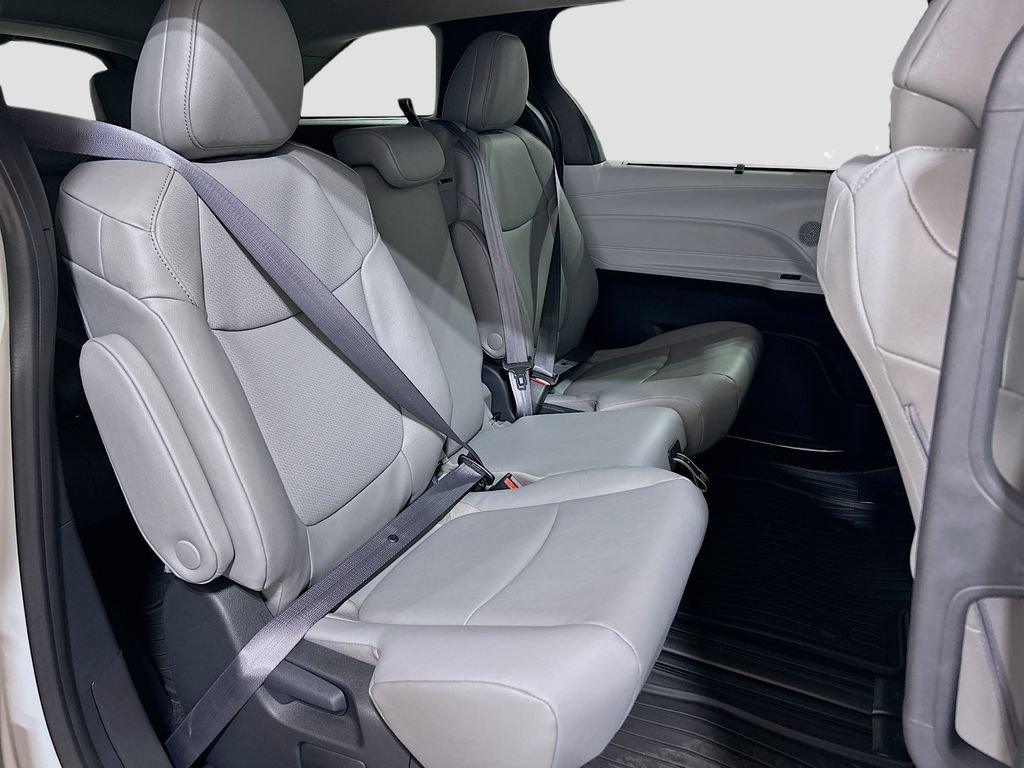 New 2025 Toyota Sienna XLE FWD image 28