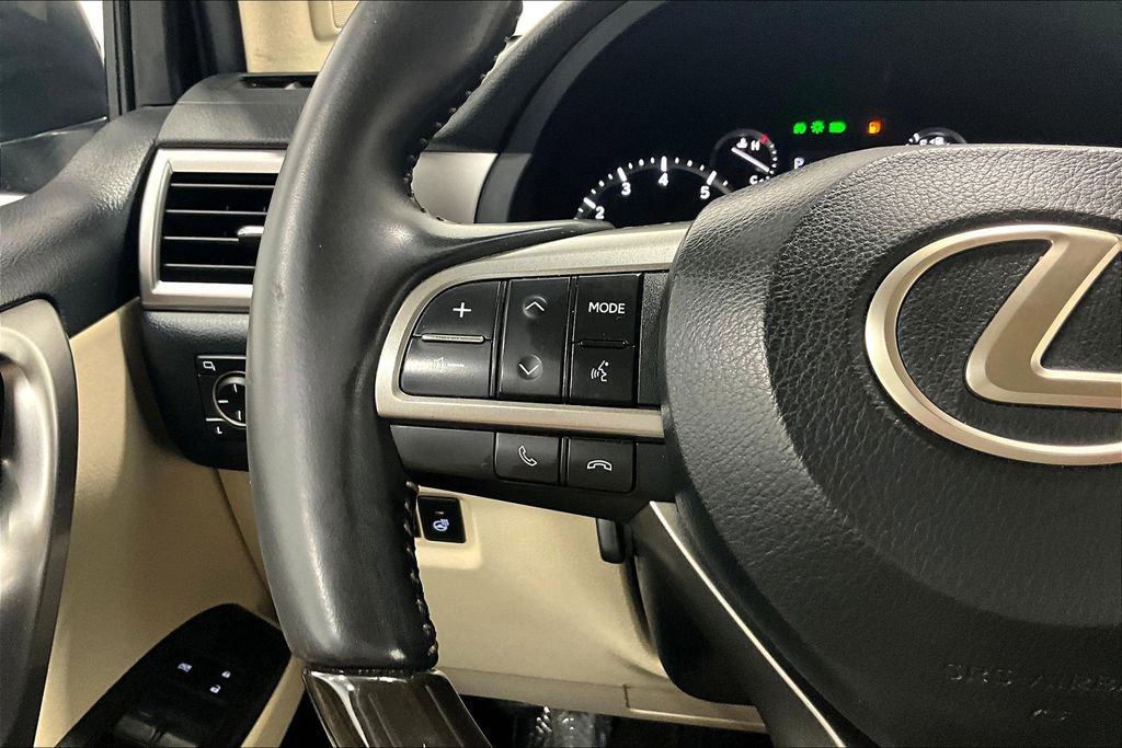 Used 2023 Lexus GX 460 Premium w/ Accessory Package image 24