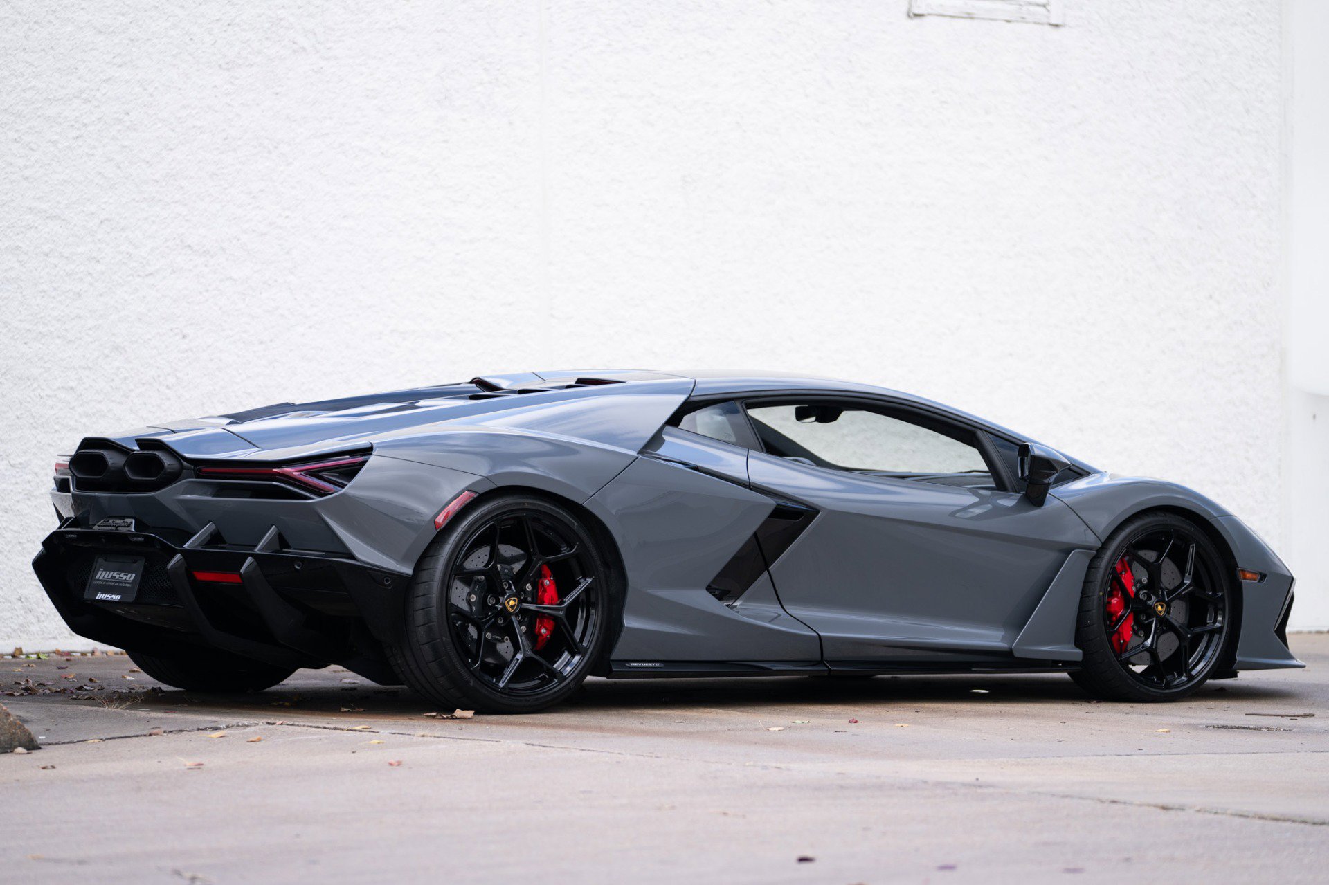 Used 2024 Lamborghini Revuelto image 10