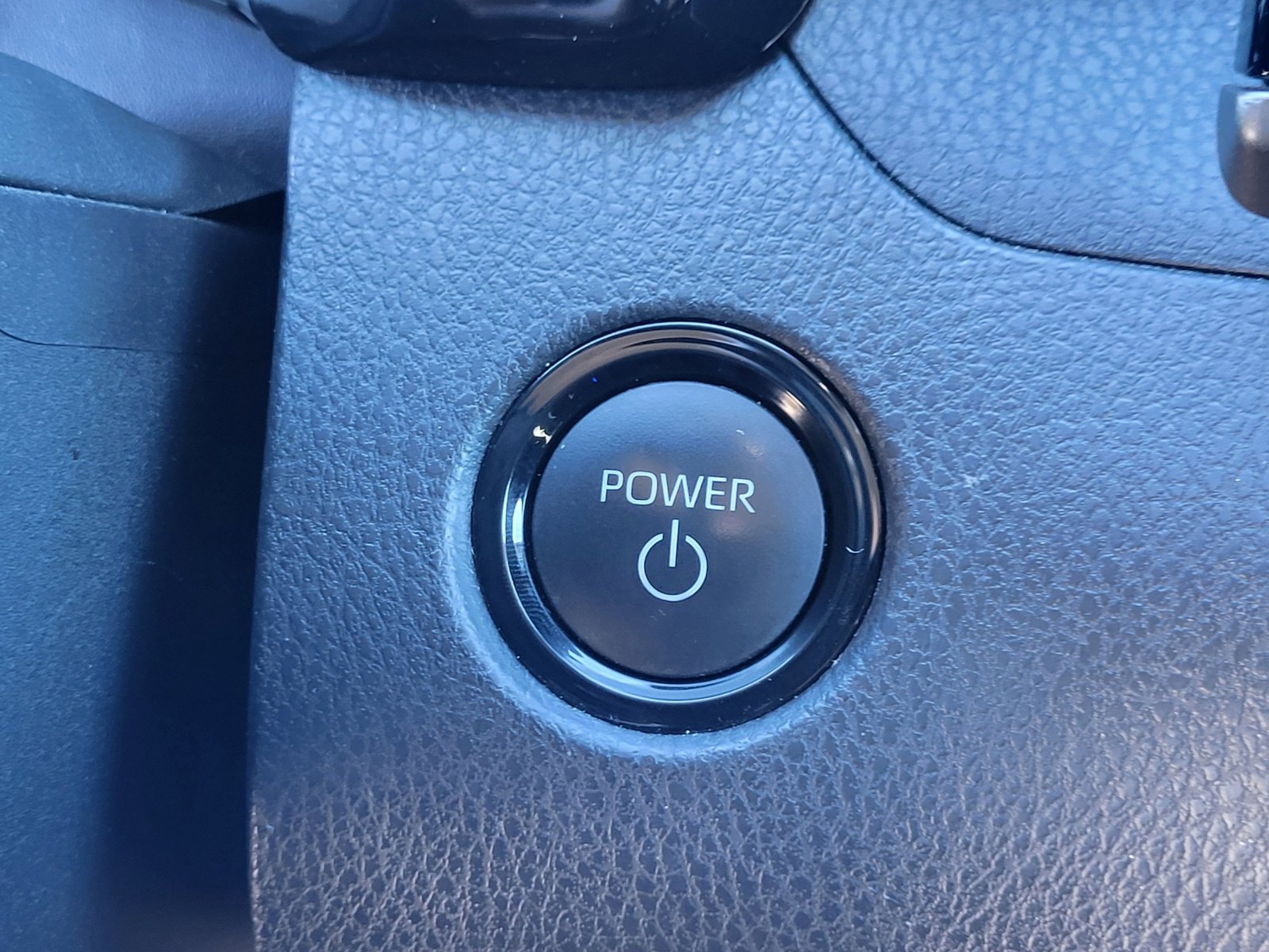 Used 2025 Toyota Camry LE image 33